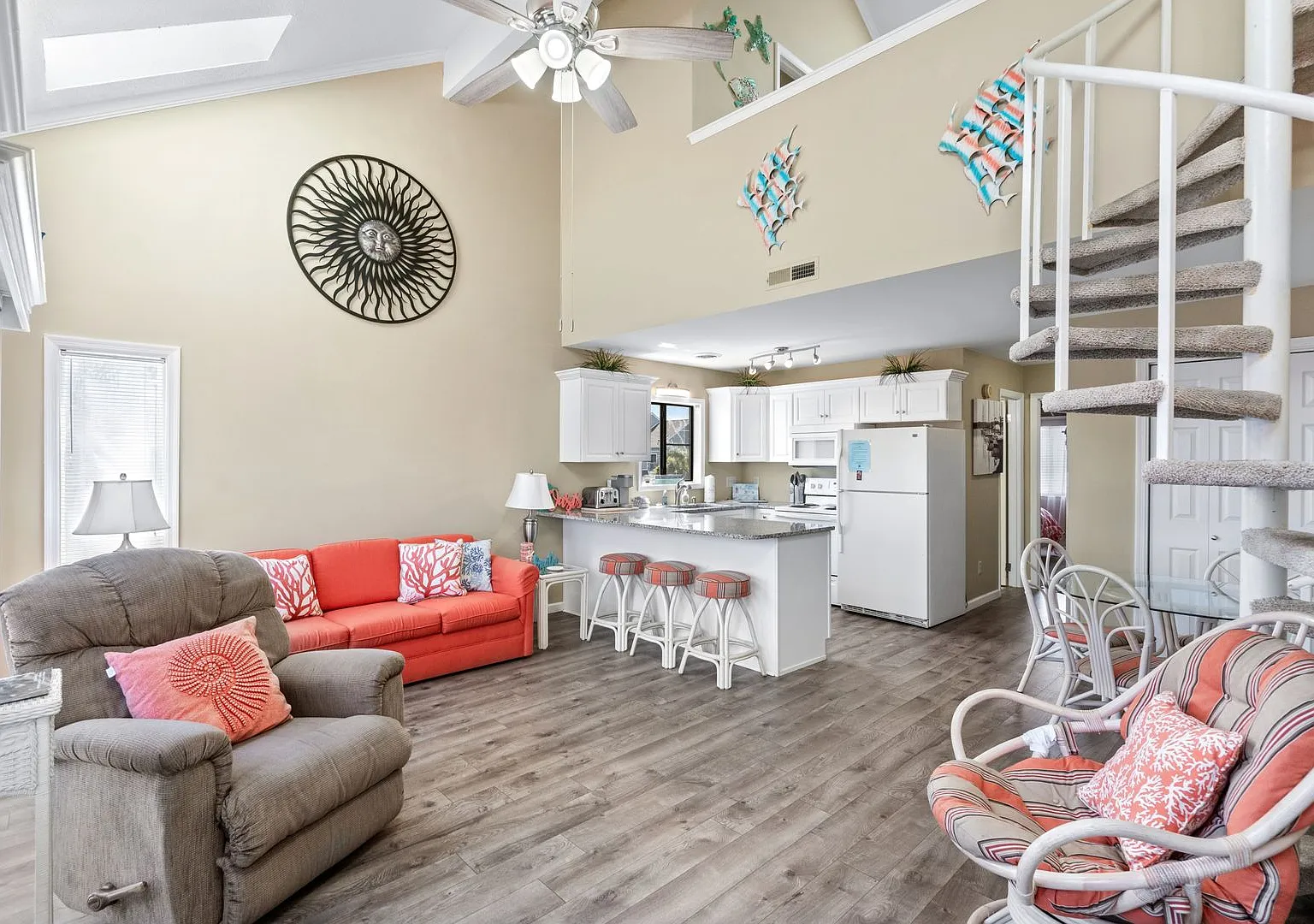 Fully Furnished 2-Bedroom Condo | Flexible Lease Terms — Photo 3