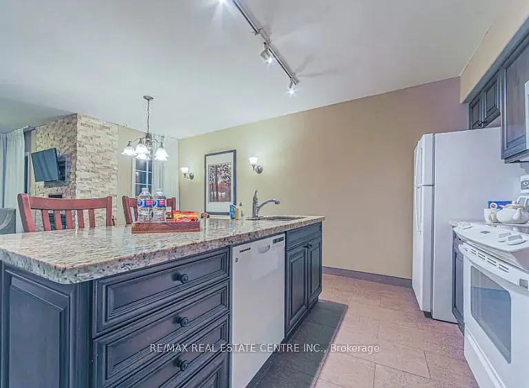 90 Highland Dr #2208 — Photo 2