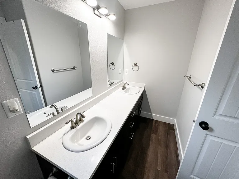 5729 Honey Bee St S — Photo 20