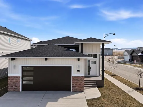 41 W Emmett Cres, Red Deer, AB T4P 3G8
