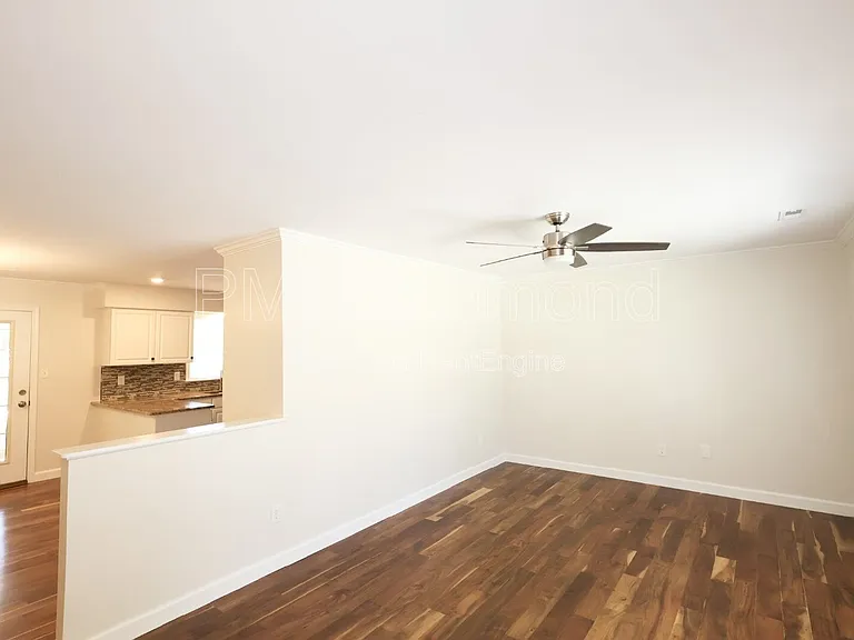 9713 Pampas Dr — Photo 7