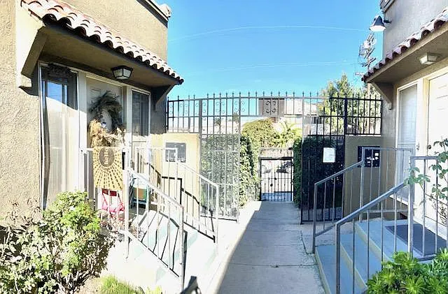 4220 1/2 Normal Ave #4220-1/2 — Photo 3