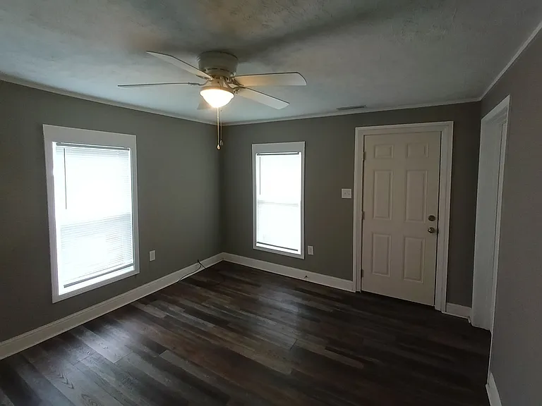 308 Sterling St — Photo 3