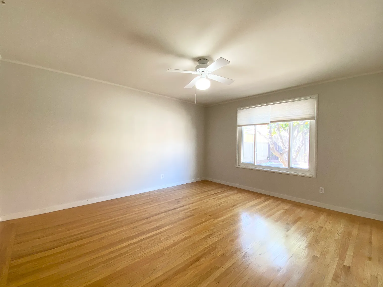 304 Anita Dr — Photo 2