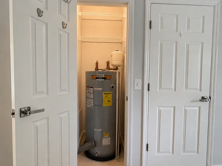 703 Charles Ct S — Photo 17