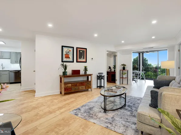 5901 Mount Eagle Dr APT 511, Alexandria, VA 22303