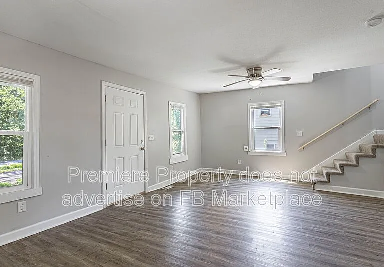 4108 N Mersington Ave — Photo 2