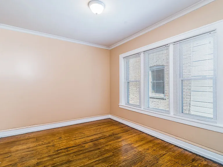 1830 E 73rd St #3 — Photo 6