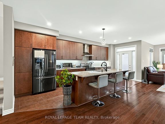 5th image of 216 Helen Rapp Way