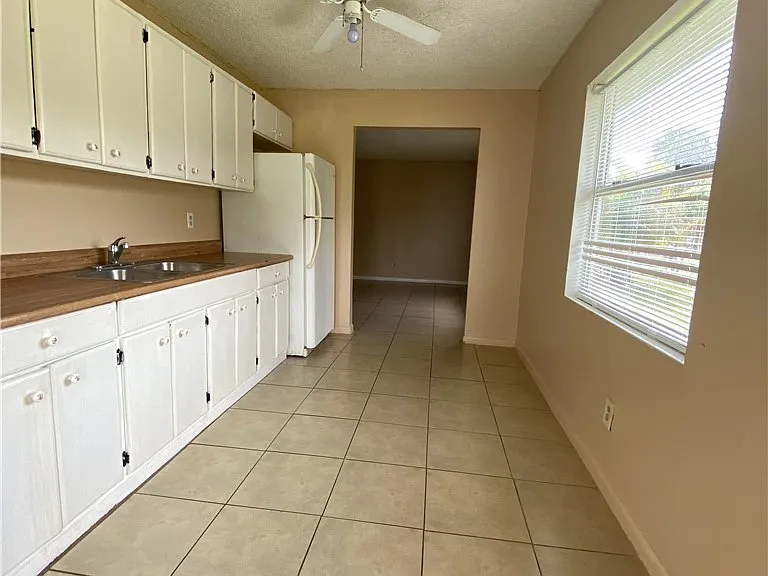 4425 Ruthann Ct — Photo 8
