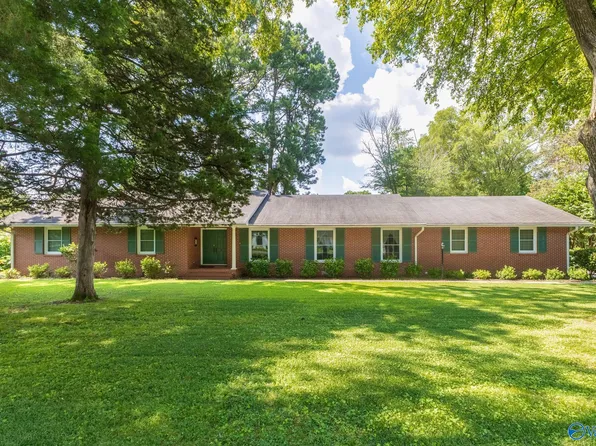 1611 Stratford Rd SE, Decatur, AL 35601