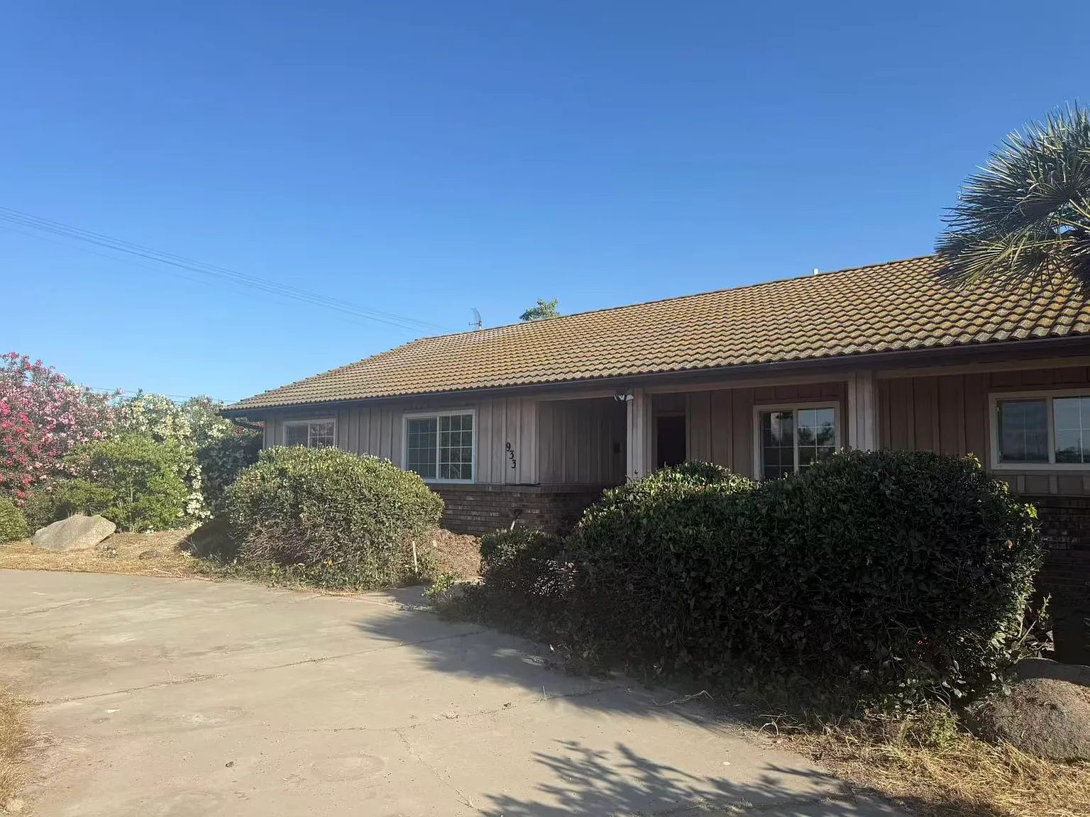 3 bed, 2.5 bath, 1720 sqft, $2,600 — Photo 1