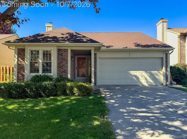 1580 Colony Dr, Rochester Hills, MI 48307