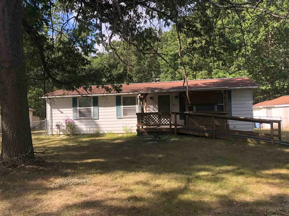 665 E Kapplinger Dr, Farwell, MI 48622
