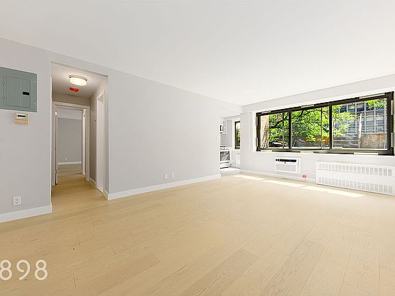 2nd image of 135 W 96th St #2DE