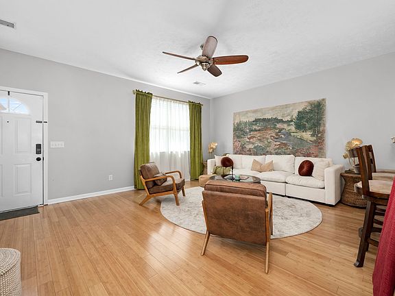 5th image of 914 Spence Enclave Ct