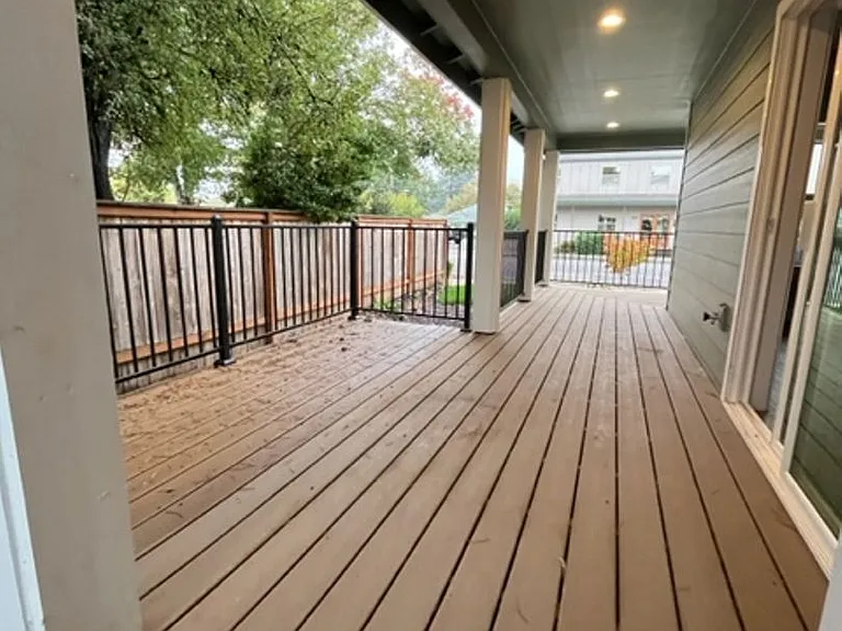 310 S River St — Photo 21