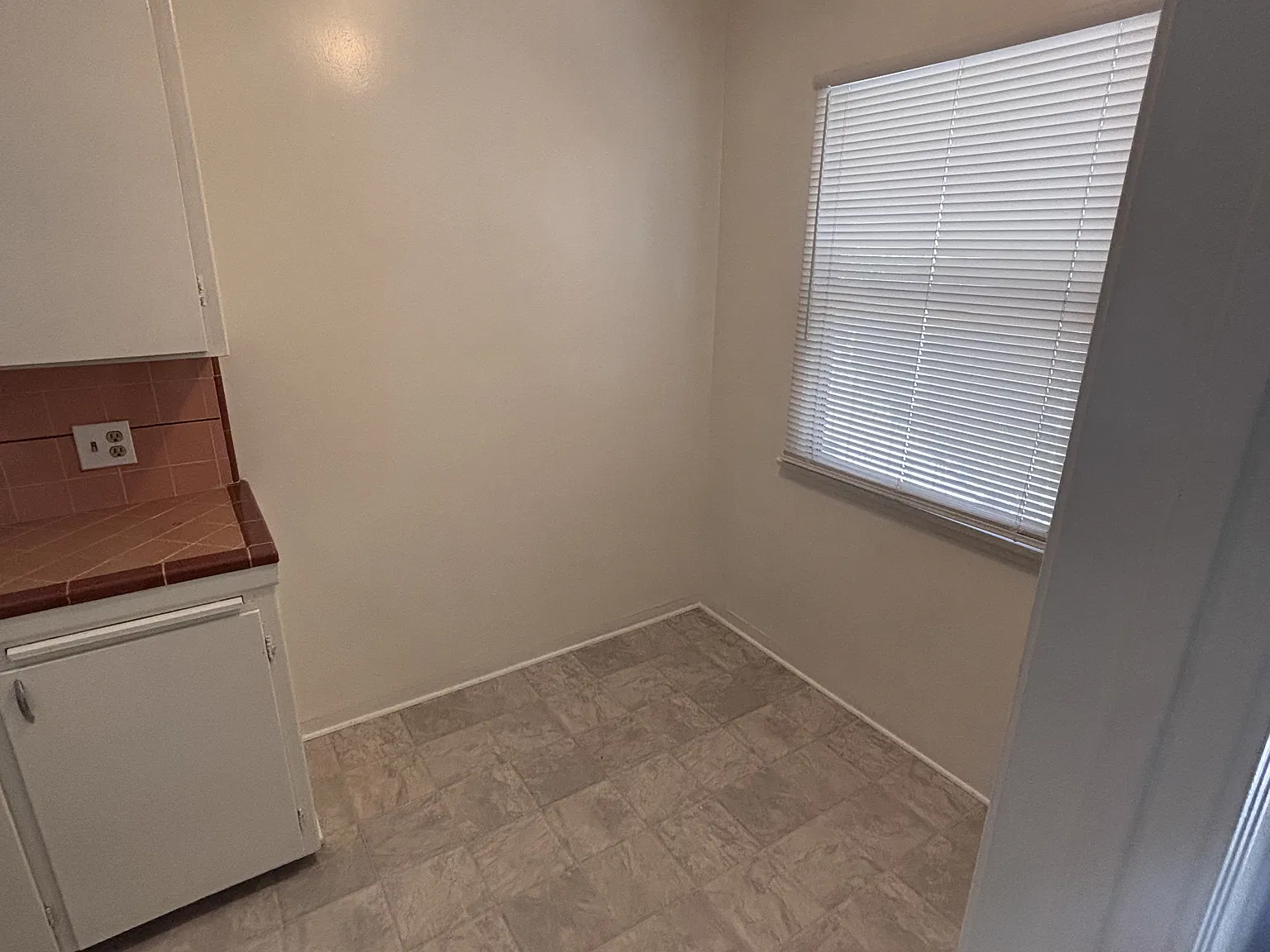 1 bed, 450 sqft, $1,600 — Photo 4