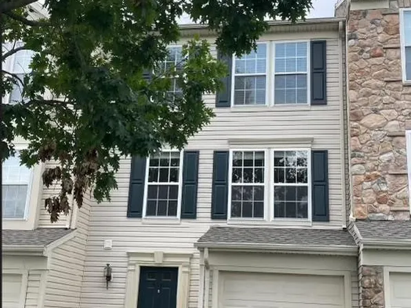 4516 Eagle Ct, Center Valley, PA 18034