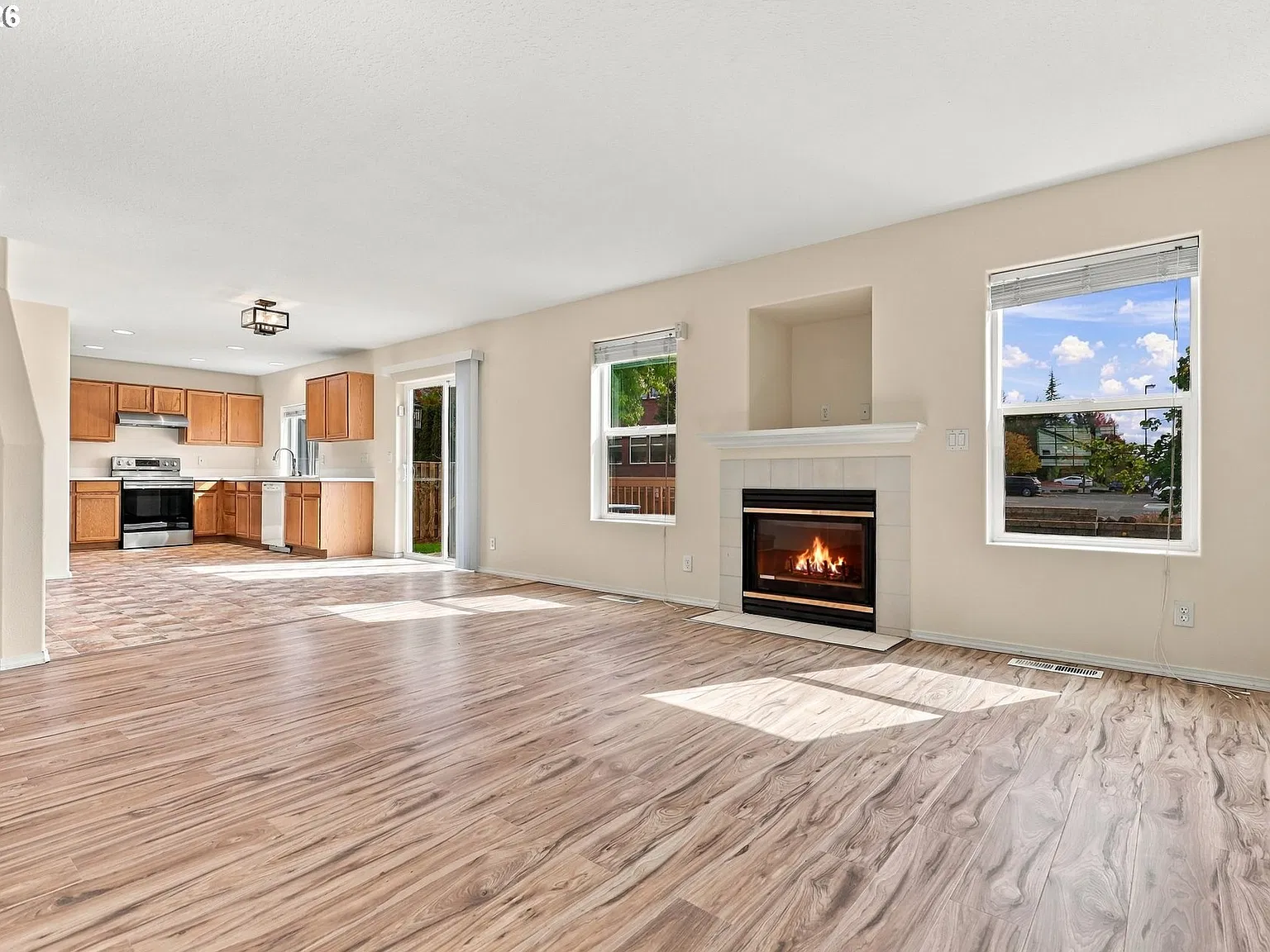 4 bed, 2.5 bath, 2269 sqft, $2,695 — Photo 4