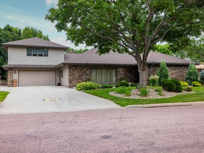 1410 S Minnesota St, Mitchell, SD, 57301