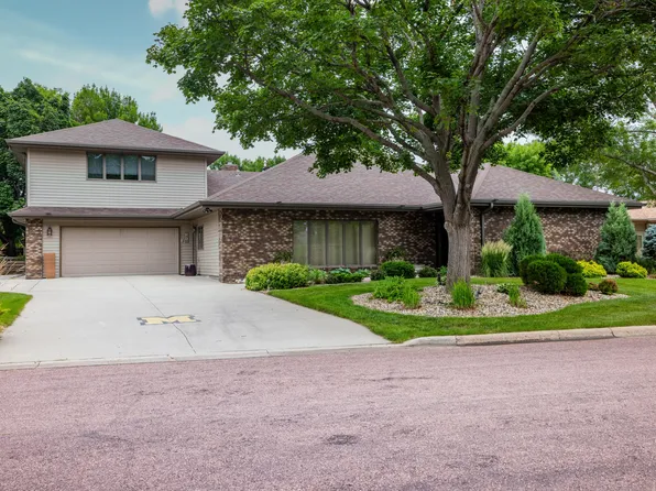 1410 S Minnesota St, Mitchell, SD 57301
