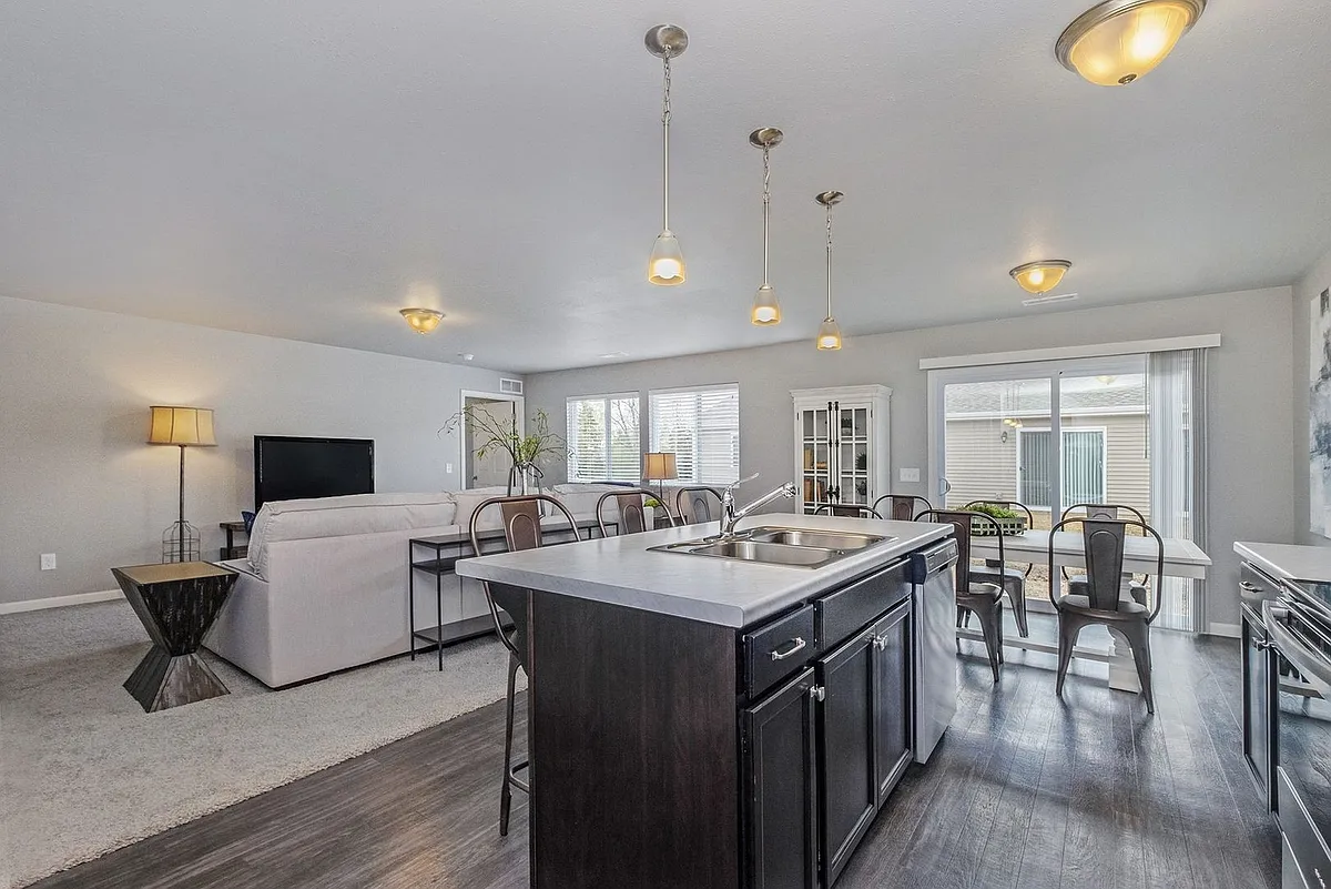 Building Photo - 4061 Clearwater Ter
