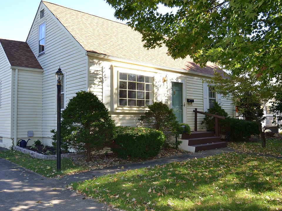 1st image of 1000 Davis Ave