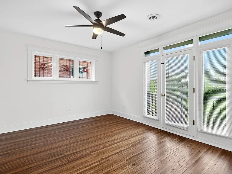5744 Pershing Ave #1E — Photo 9