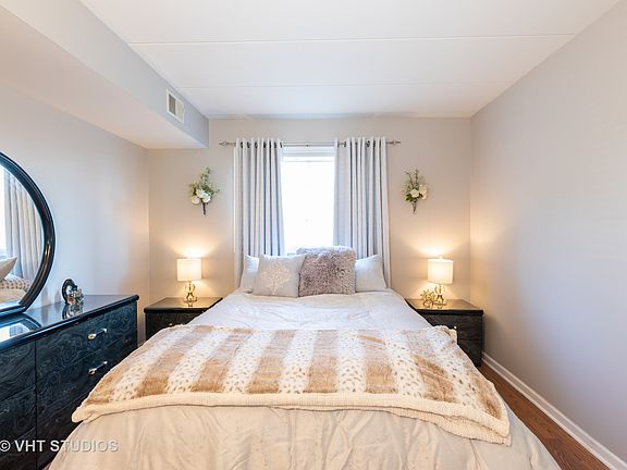 3rd image of 8900 W 140th St APT 1F
