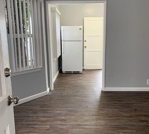4th image of 10514 S Vermont Ave #1/2