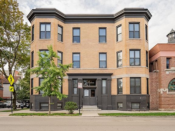 2nd image of 1035 W Diversey Pkwy #2324404