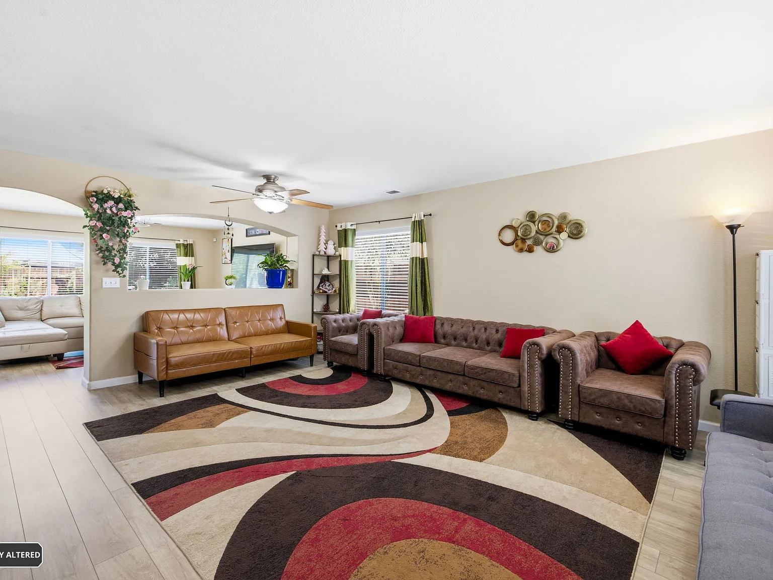 4 bed, 2225 sqft, $3,190 — Photo 2