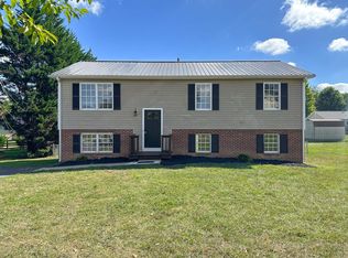 21 Orchard Dr, Waynesboro, VA 22980