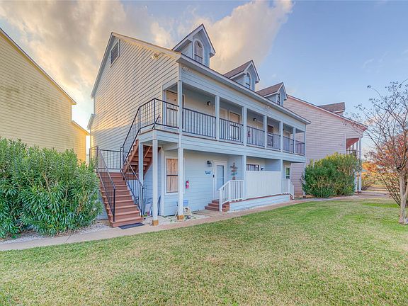 3rd image of 445 Carolcrest Ln #323