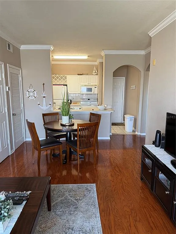 1 bed, 1.0 bath, 660 sqft, $1,600 — Photo 3