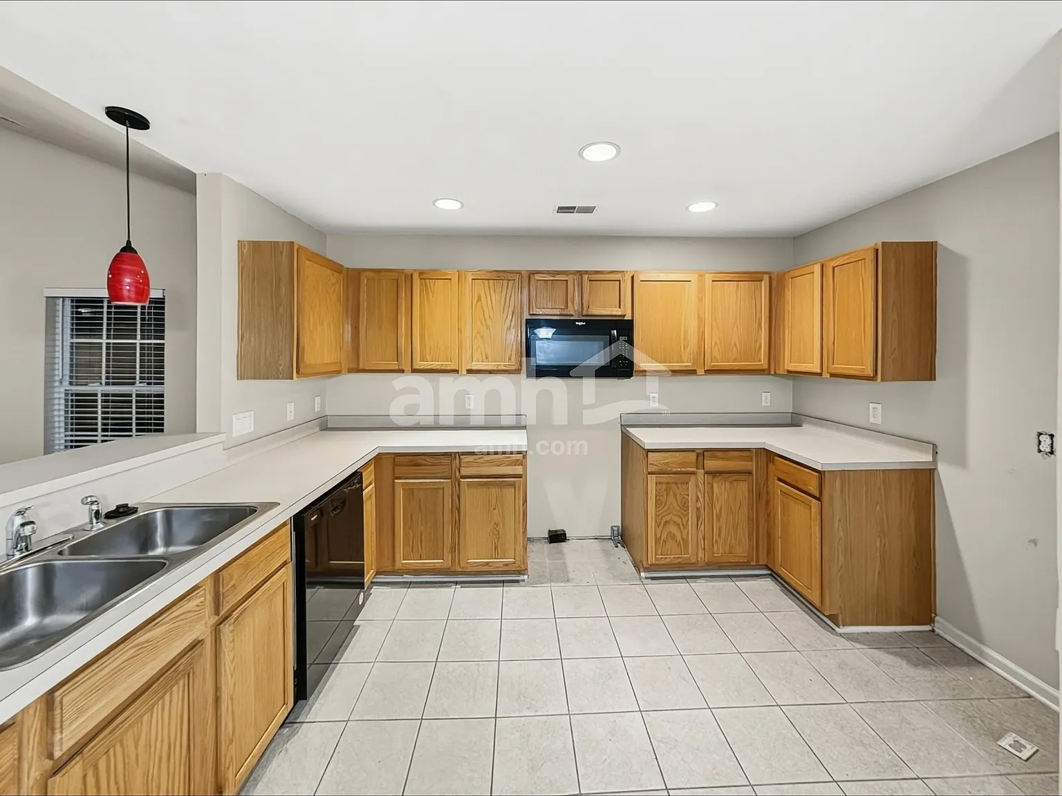 4 bed, 2.0 bath, 1772 sqft, $2,690 — Photo 3