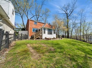 201 Hickory Way, Oakmont, PA