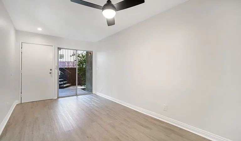La Croix Apartments — Photo 17