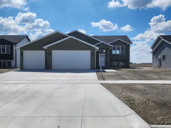 3333 45th Ave S, Grand Forks, ND 58201