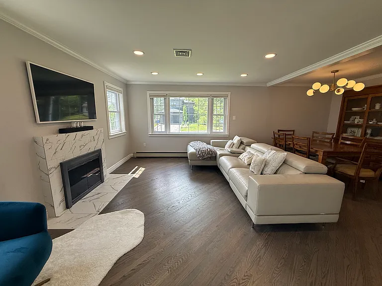 121 Newcomb Rd — Photo 7