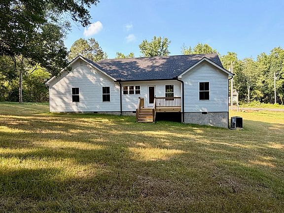 3rd image of 3580 Keith Valley NE