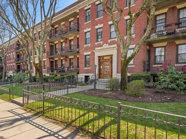 1758 Commonwealth Ave APT 12, Brighton, MA 02135