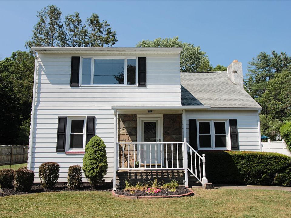 1st image of 32 Wallace Rd