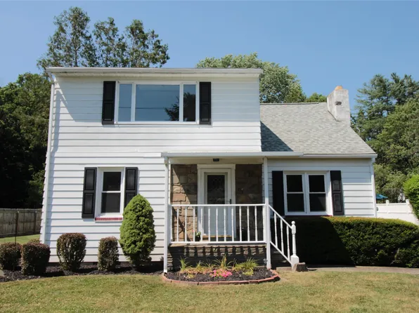32 Wallace Rd, Binghamton, NY 13905