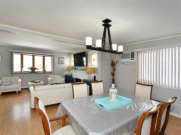 4th image of 503 Park Ct