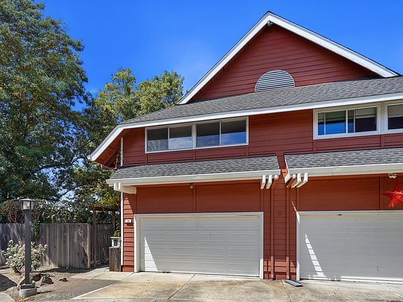 4th image of 38 Meadowbrook Court