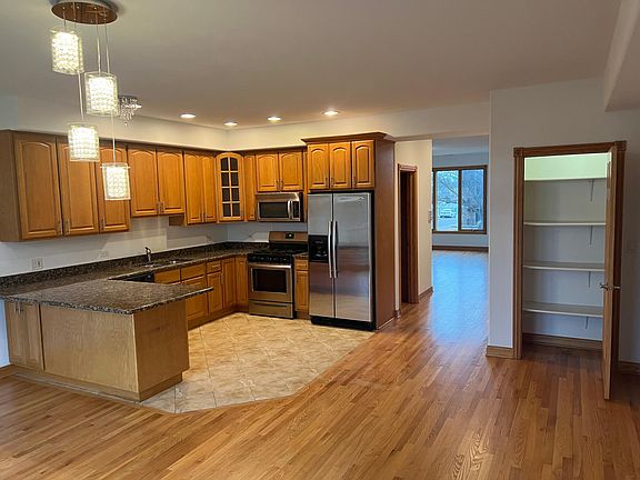 2nd image of 5917 W 87th St APT B