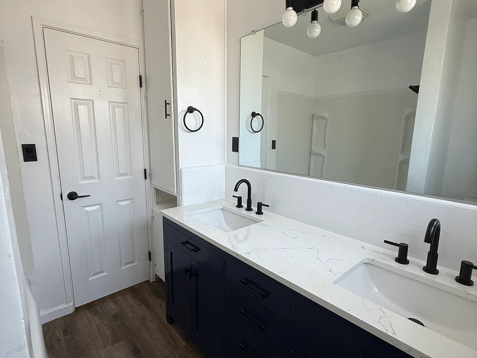 2 bed, 967 sqft, $3,300 — Photo 3