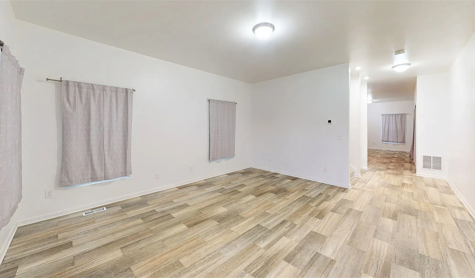 5 bed, 2.0 bath, $3,185 — Photo 2